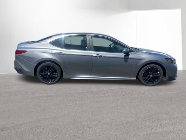 Used 2025 Toyota Camry SE FWD image 9