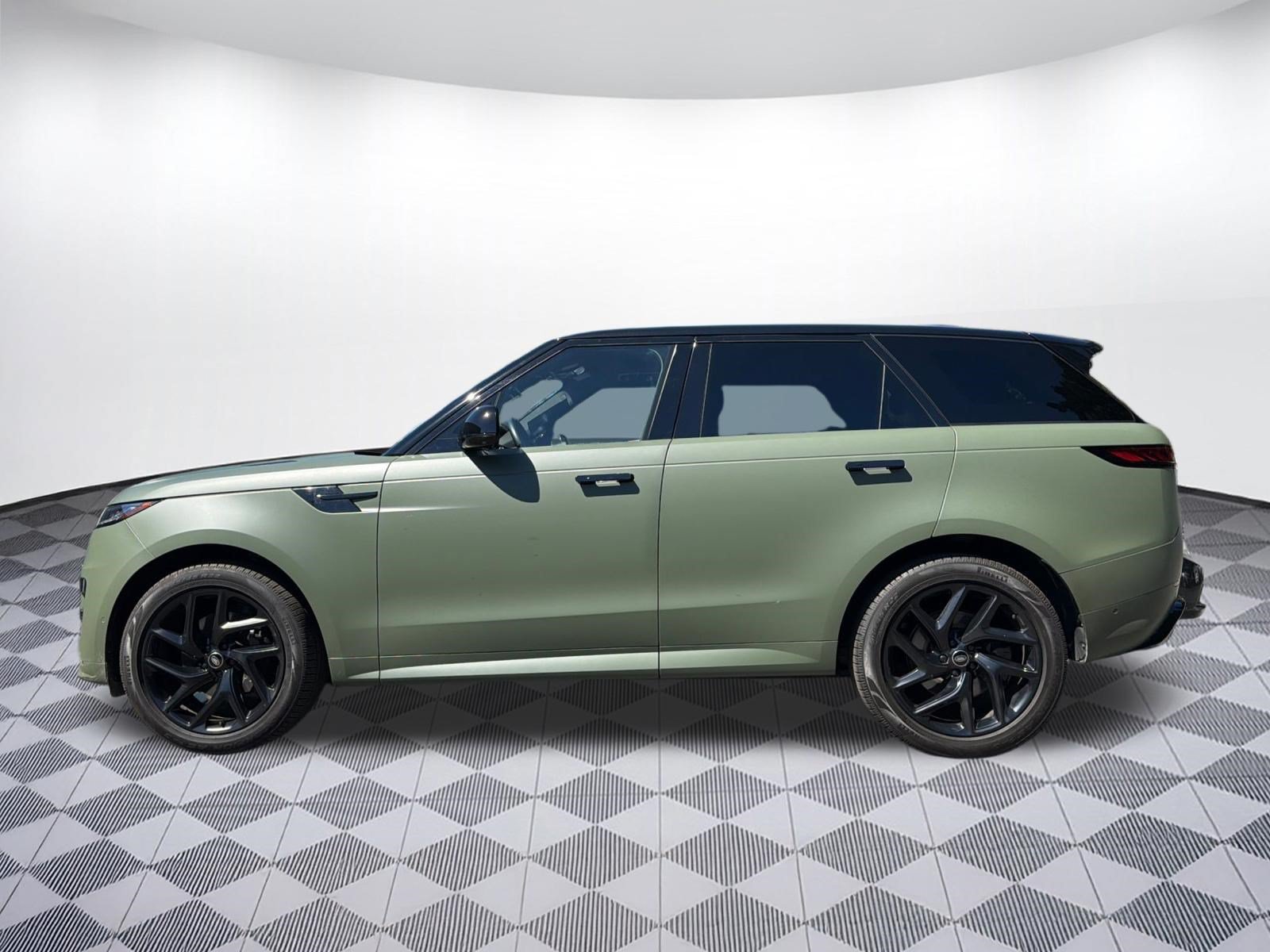 Used 2023 Land Rover Range Rover Sport SE Dynamic AWD/4WD image 2