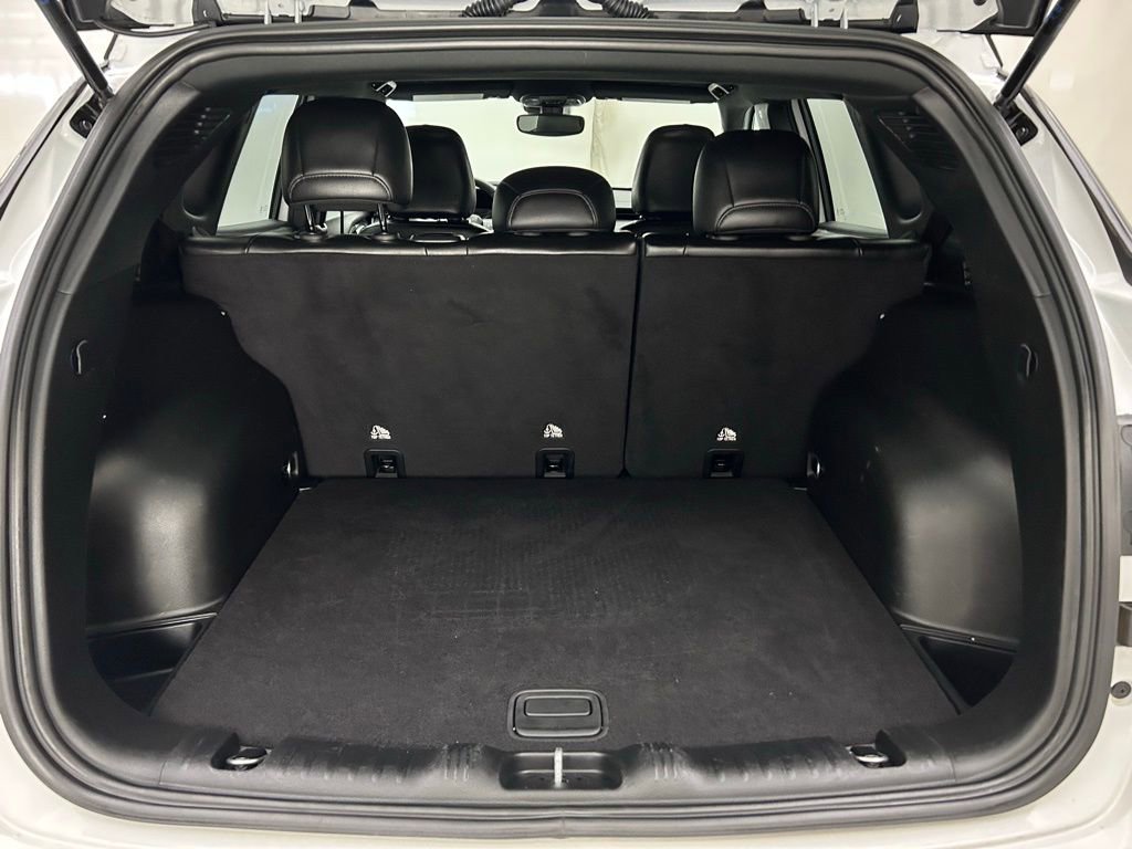 Used 2023 Jeep Compass Trailhawk image 11