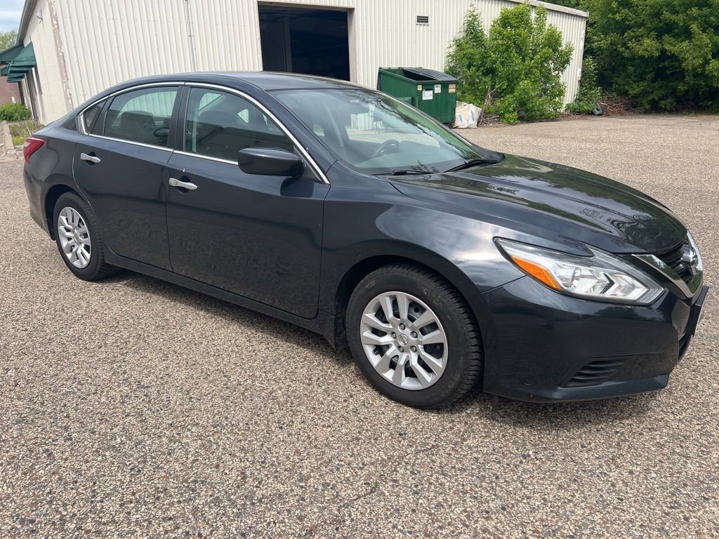 Used 2017 Nissan Altima 2.5 S w/ Power Driver Seat Package FWD image 10