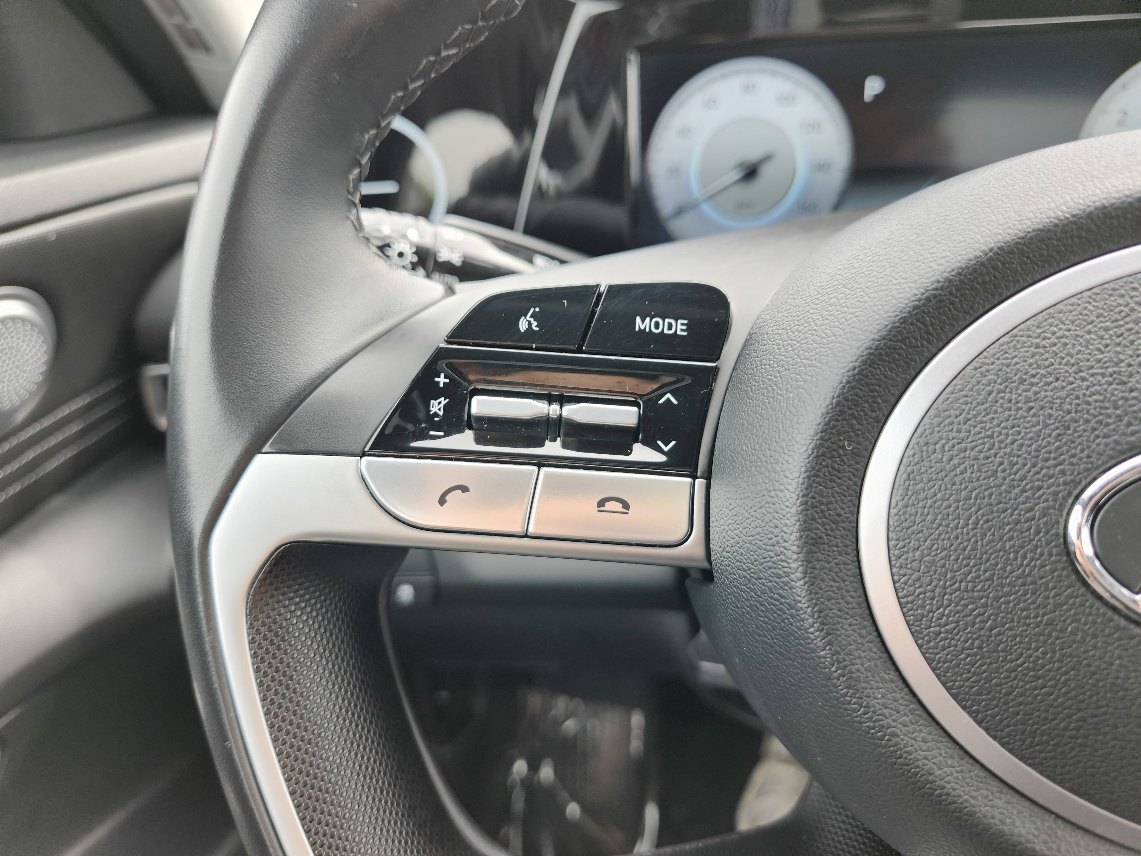 Used 2022 Hyundai Elantra SEL w/ Convenience Package FWD image 32