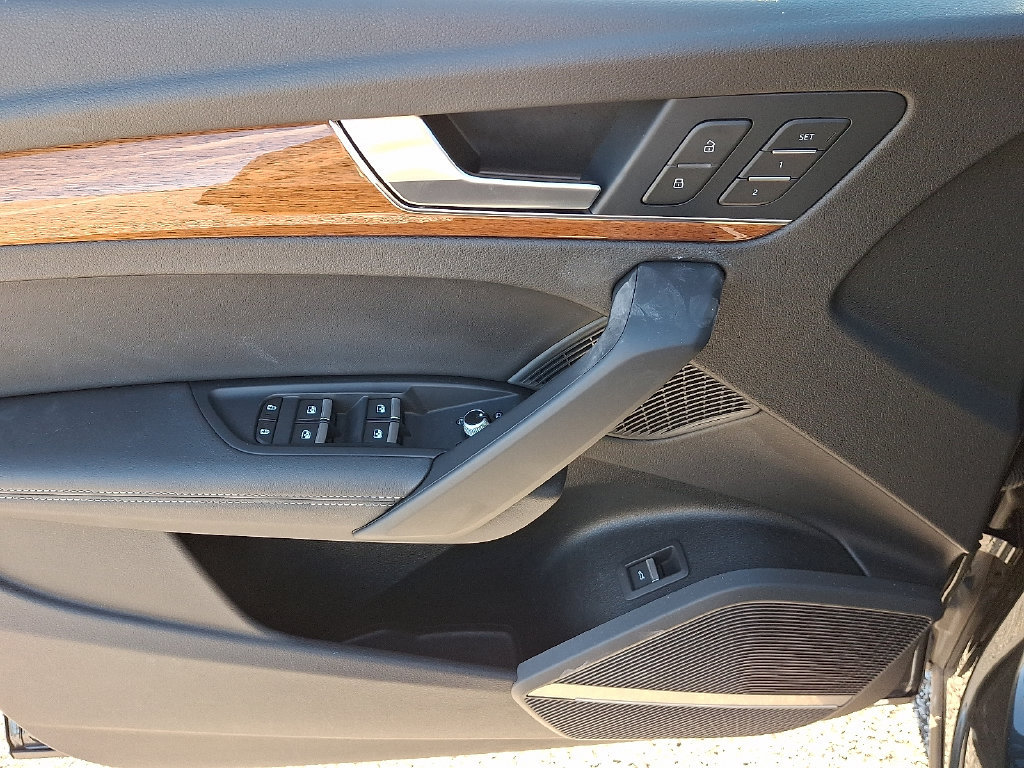 Certified 2023 Audi Q5 Premium AWD/4WD image 13