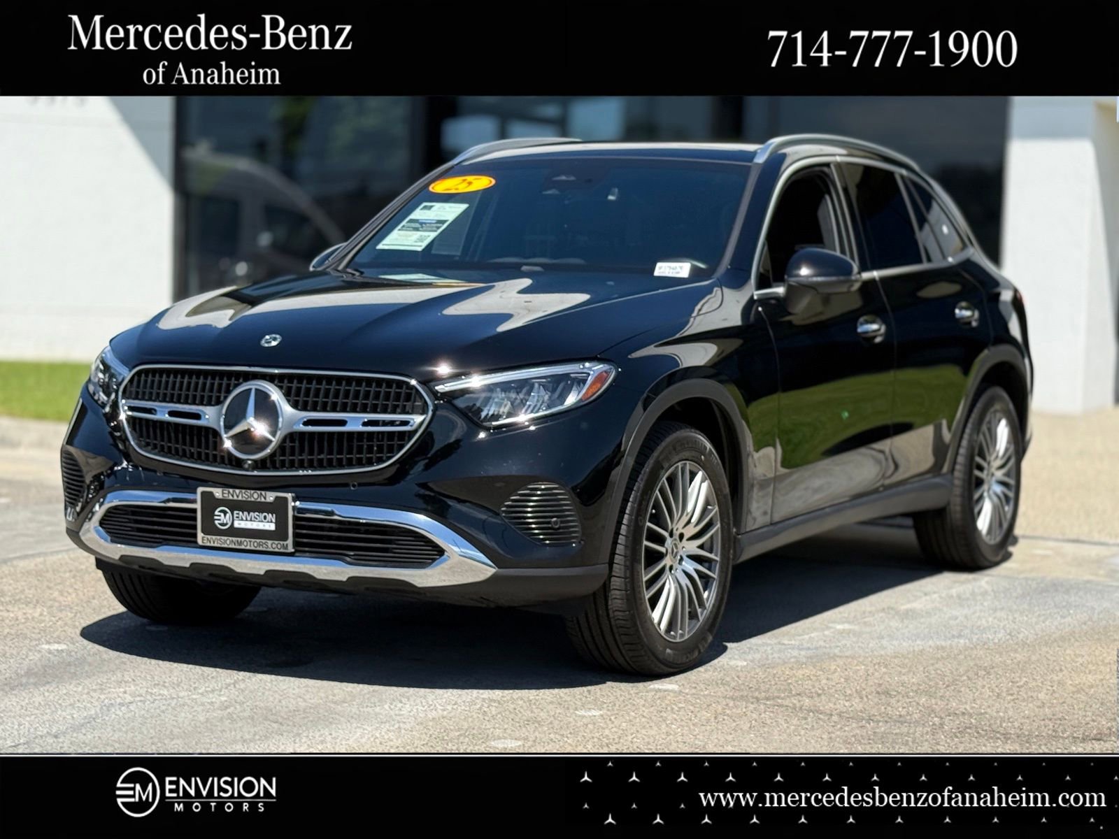 Used 2025 Mercedes-Benz GLC 300 image 1