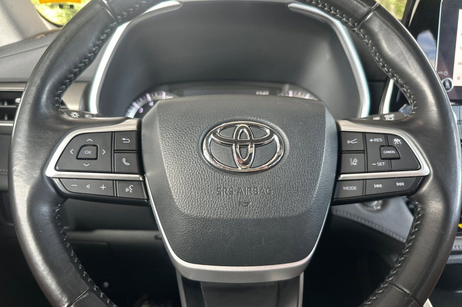 Used 2023 Toyota Highlander XLE image 27