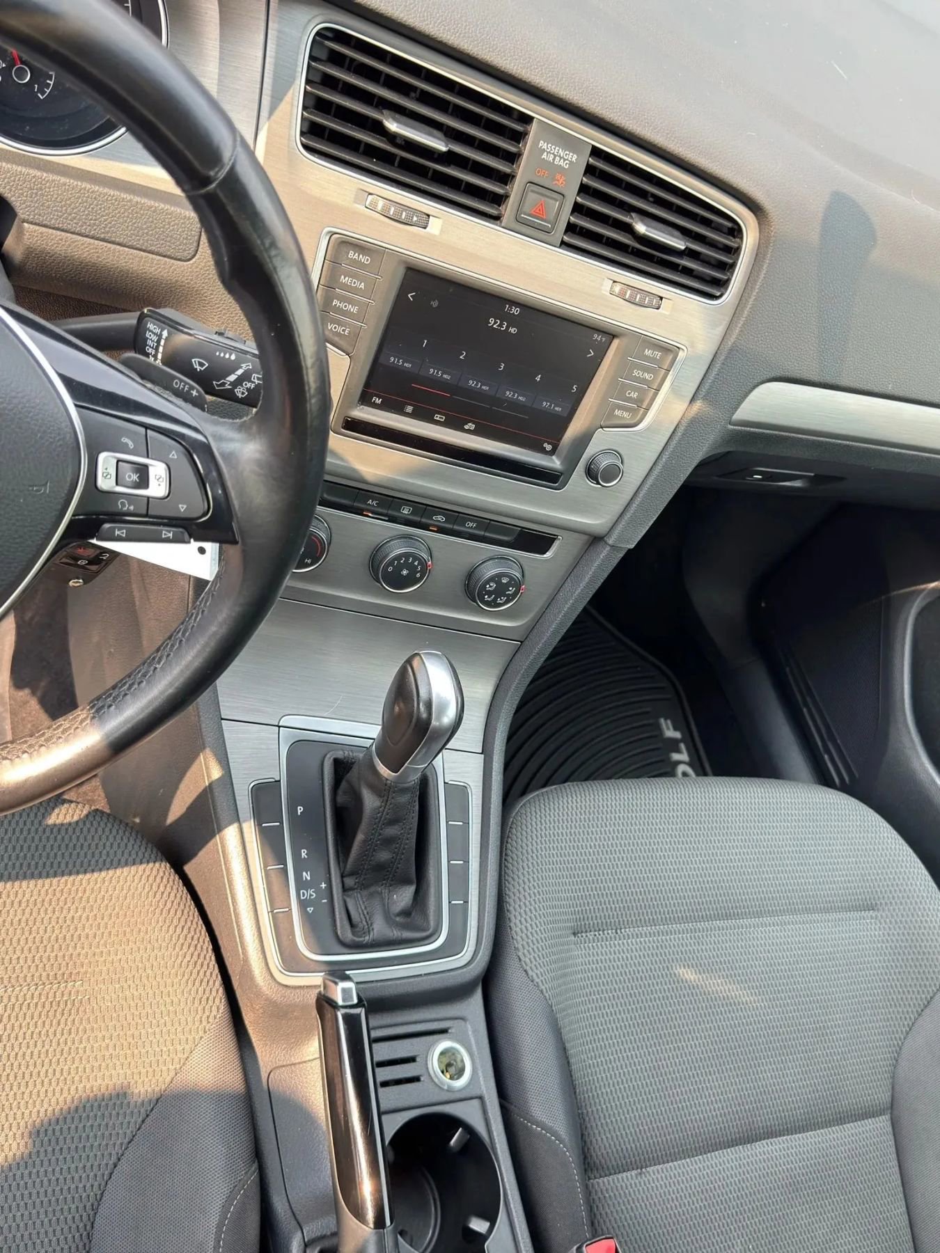 Used 2016 Volkswagen Golf S image 19