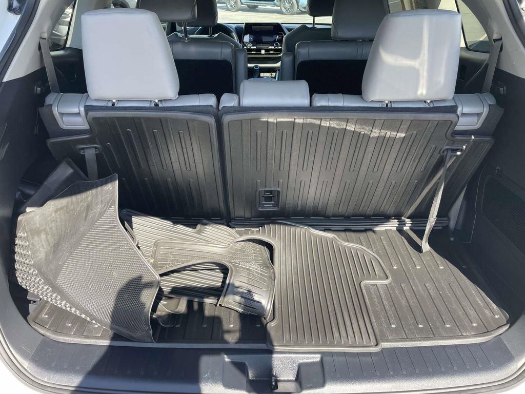 Used 2023 Toyota Highlander XLE AWD/4WD image 47