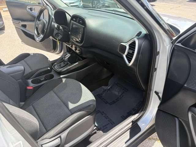 Used 2021 Kia Soul S FWD image 31