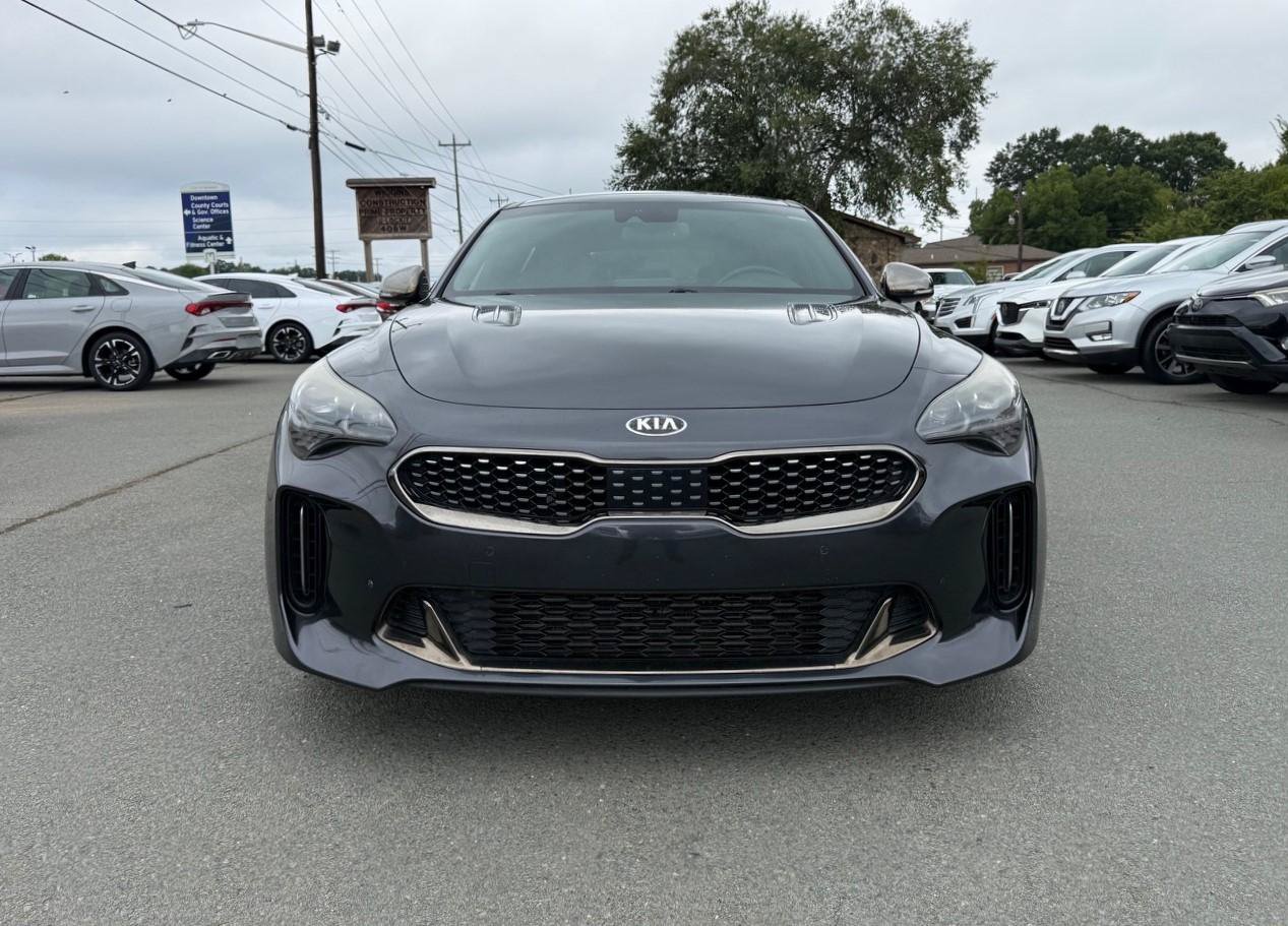Used 2019 Kia Stinger GT1 RWD image 2