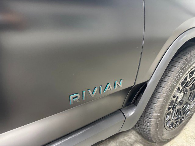Used 2026 Rivian R1S Premium AWD/4WD image 35