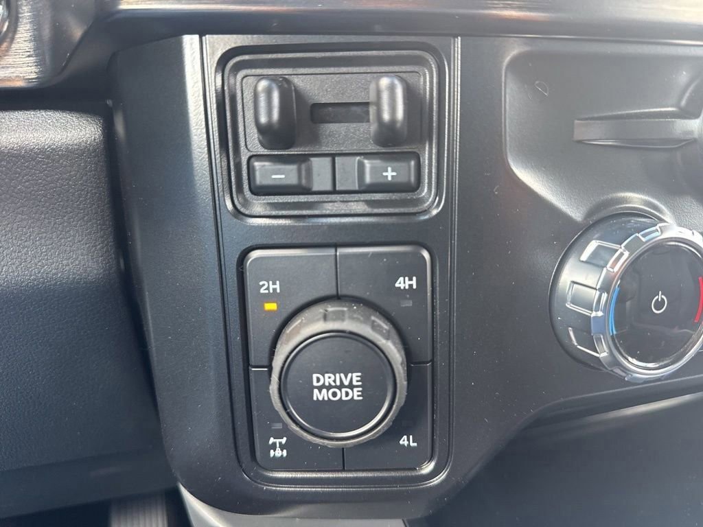 New 2026 Ford F350 Lariat w/ Black Appearance Package image 36