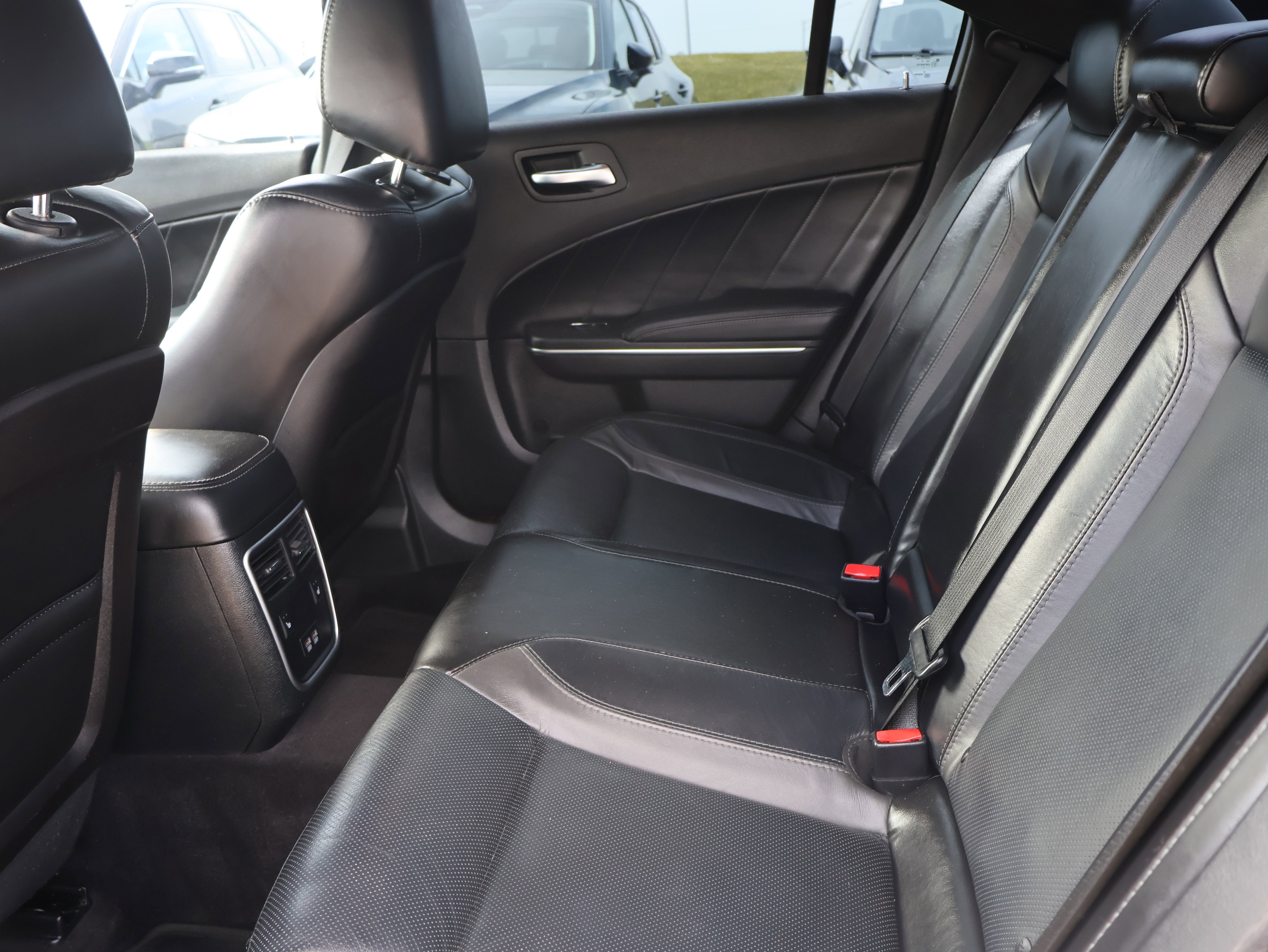 Used 2017 Dodge Charger SXT w/ AWD Plus Group image 18