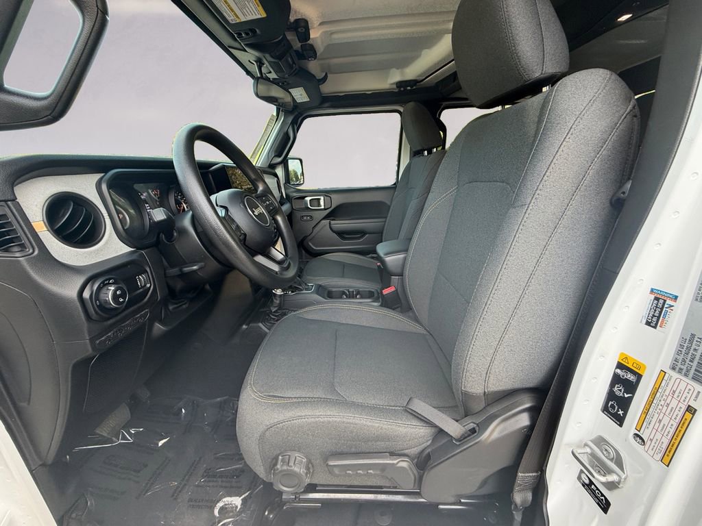 Used 2025 Jeep Gladiator Sport image 10