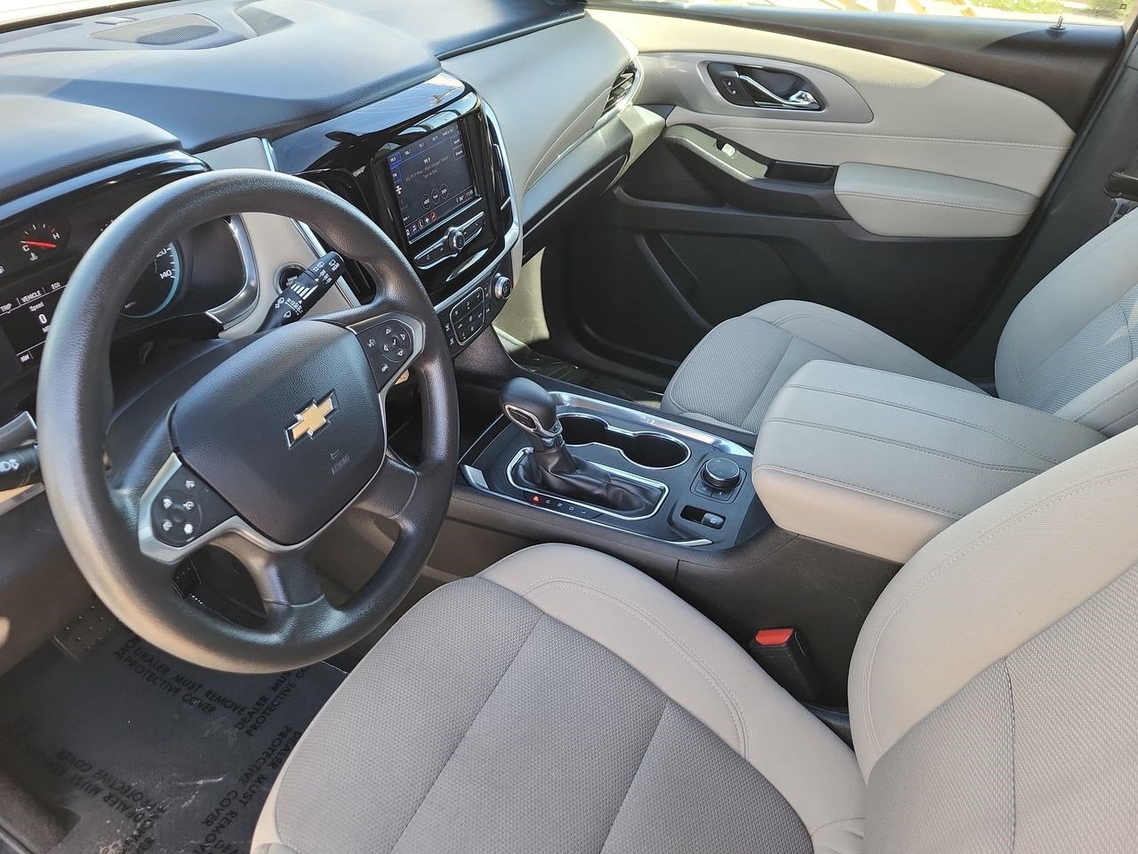 Used 2023 Chevrolet Traverse LS image 16