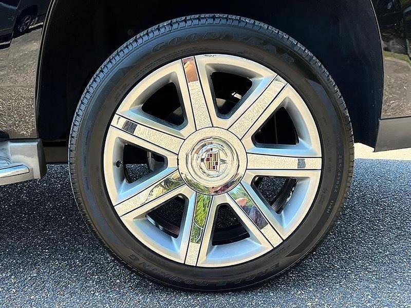 Used 2015 Cadillac Escalade Luxury RWD image 55