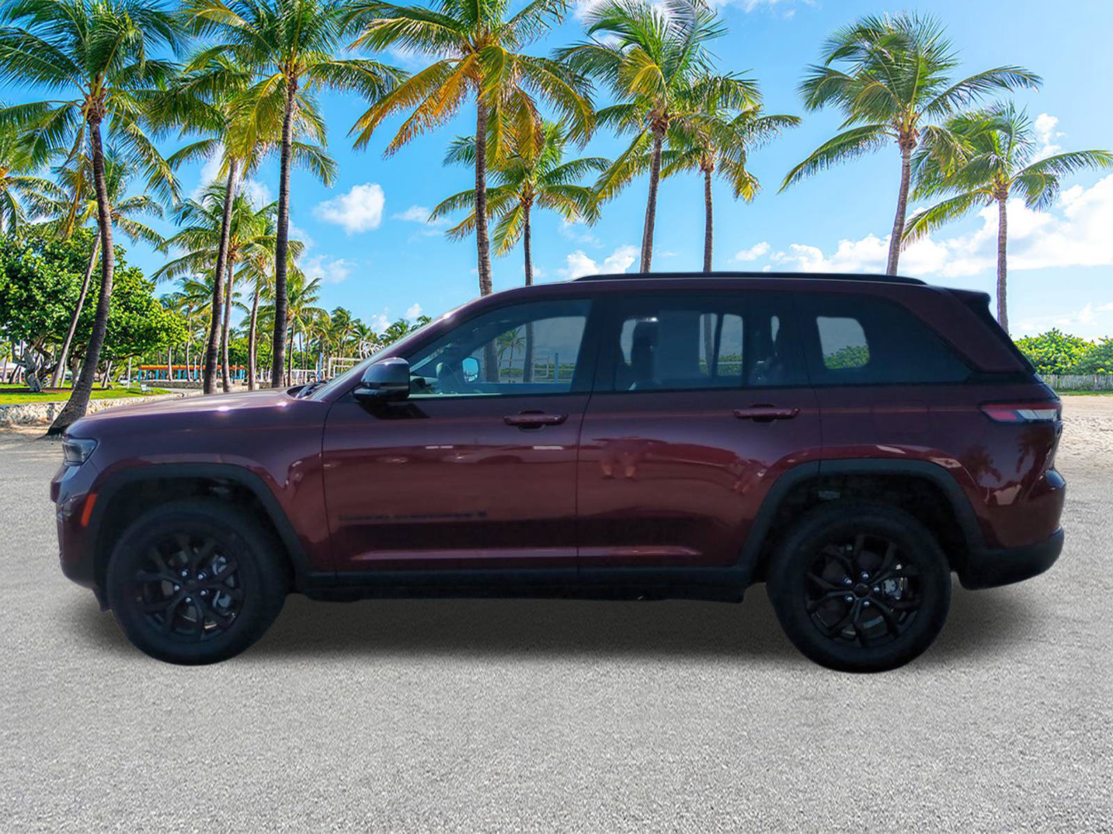 Used 2024 Jeep Grand Cherokee Altitude AWD/4WD image 7