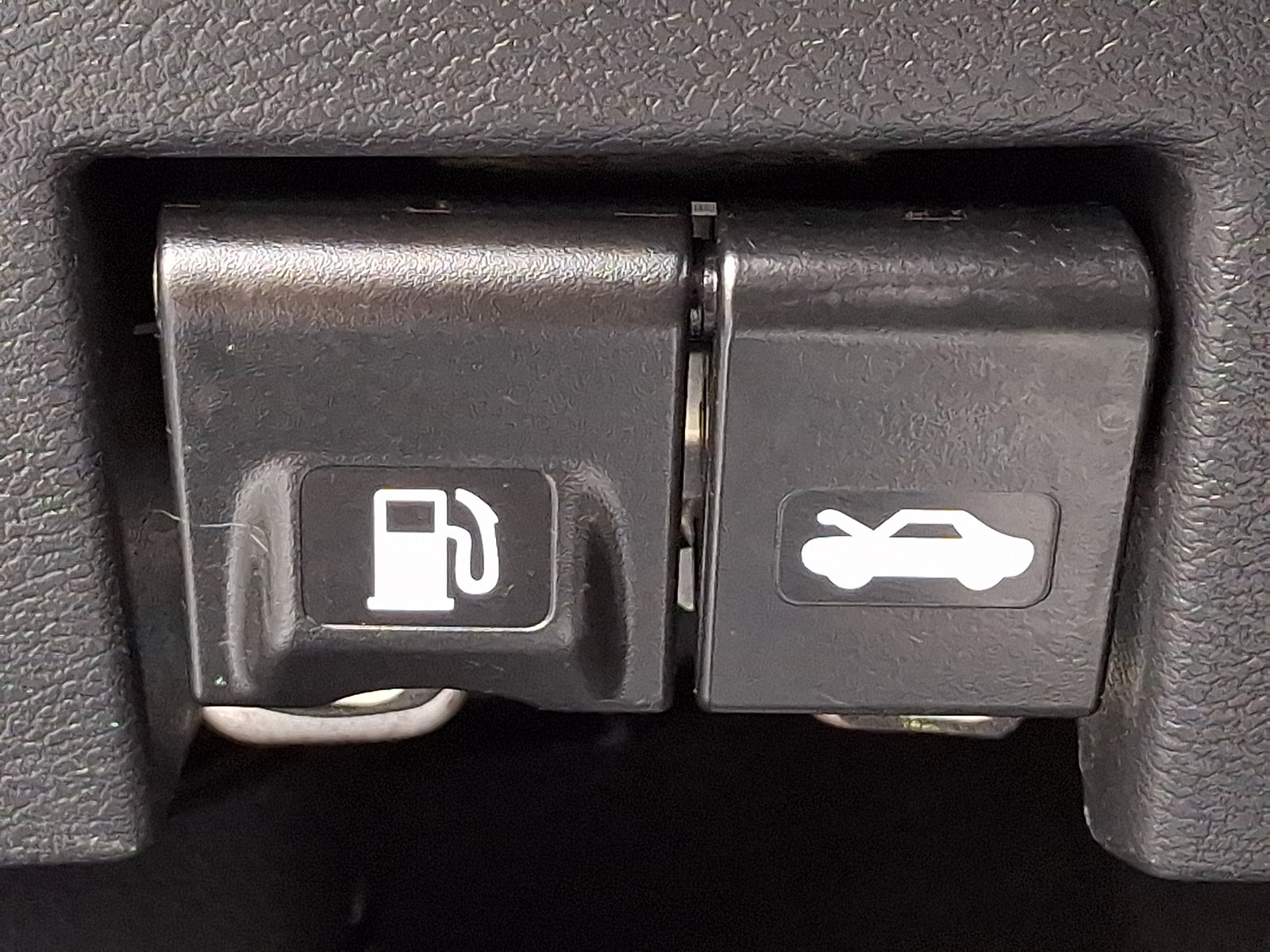Used 2024 Nissan Kicks SV FWD image 25