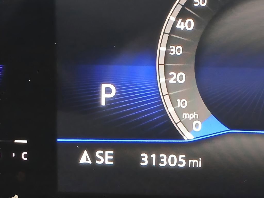 Used 2022 Volkswagen Tiguan SE image 13