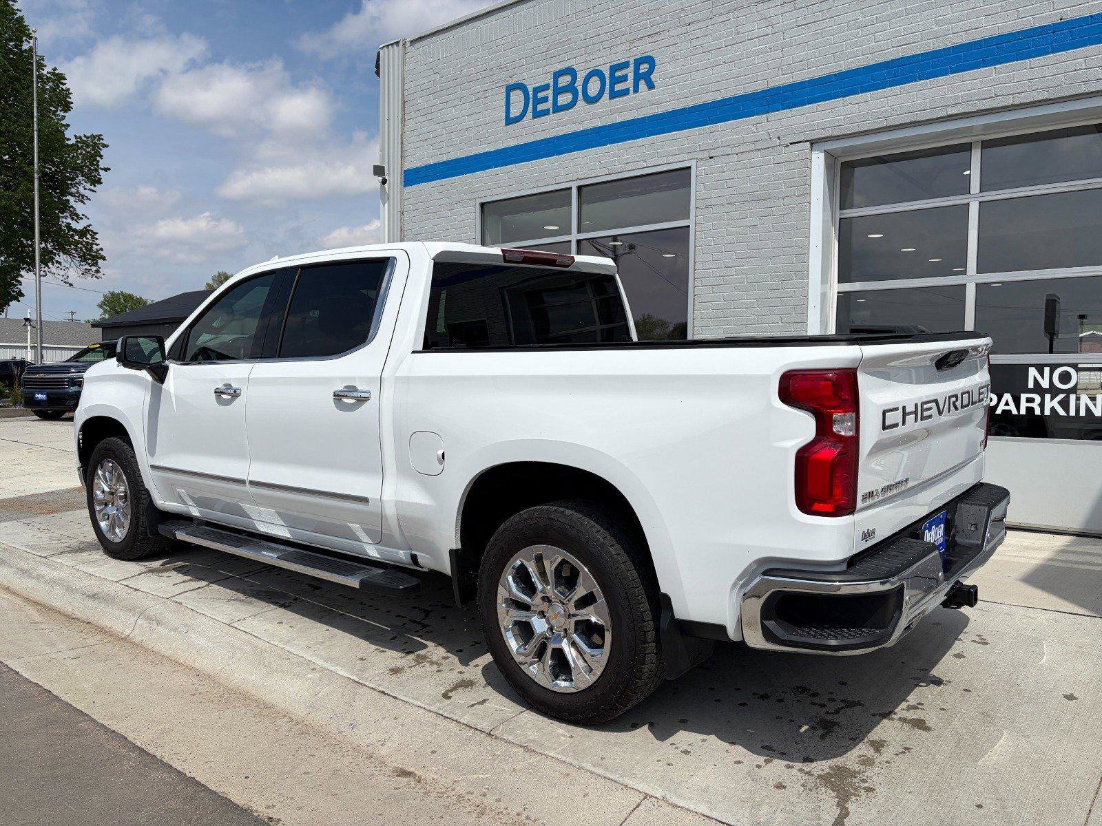 Used 2025 Chevrolet Silverado 1500 LTZ w/ Max Trailering Package AWD/4WD image 3