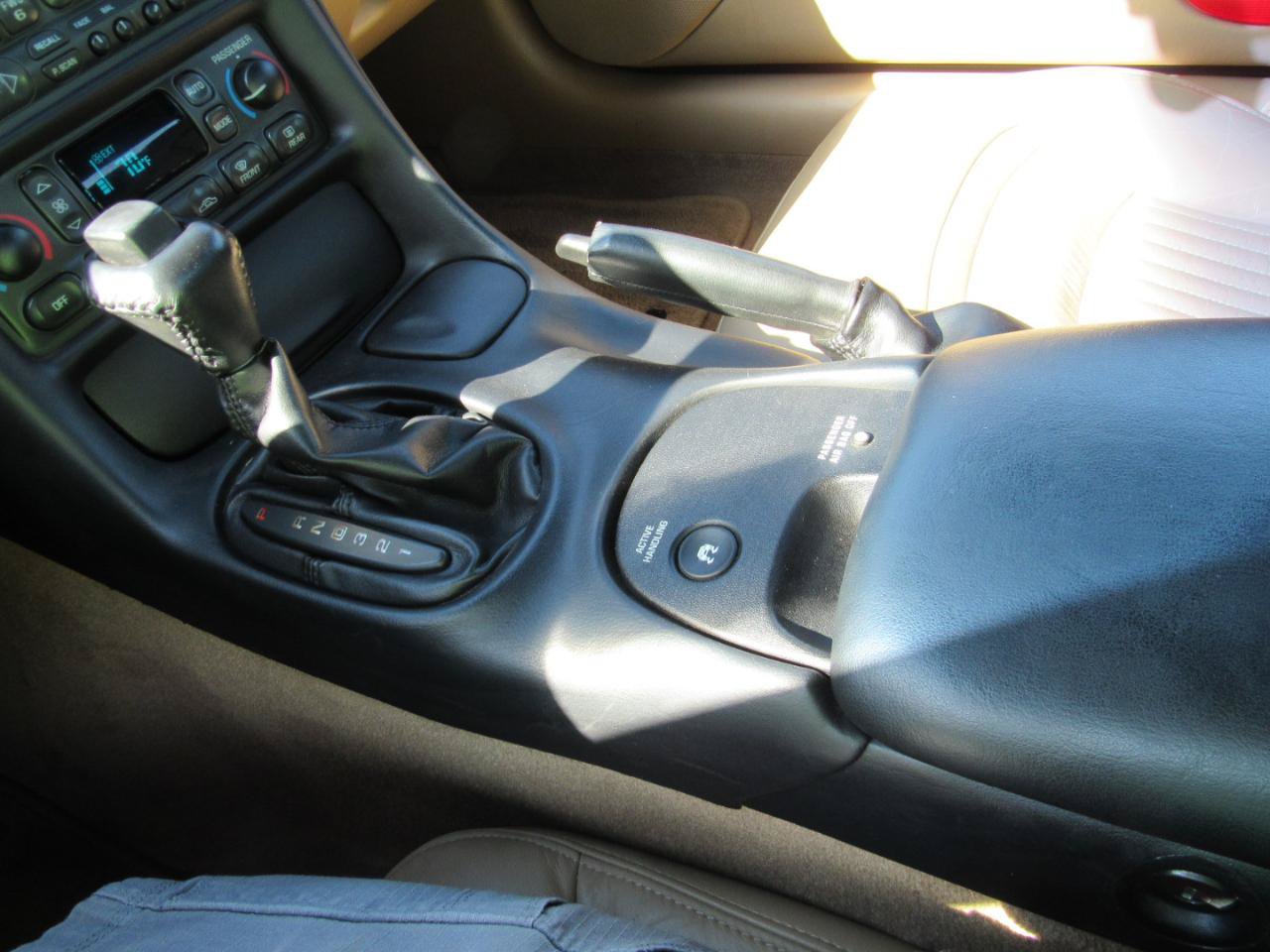 Used 2004 Chevrolet Corvette Convertible w/ Preferred Equipment Group RWD image 29