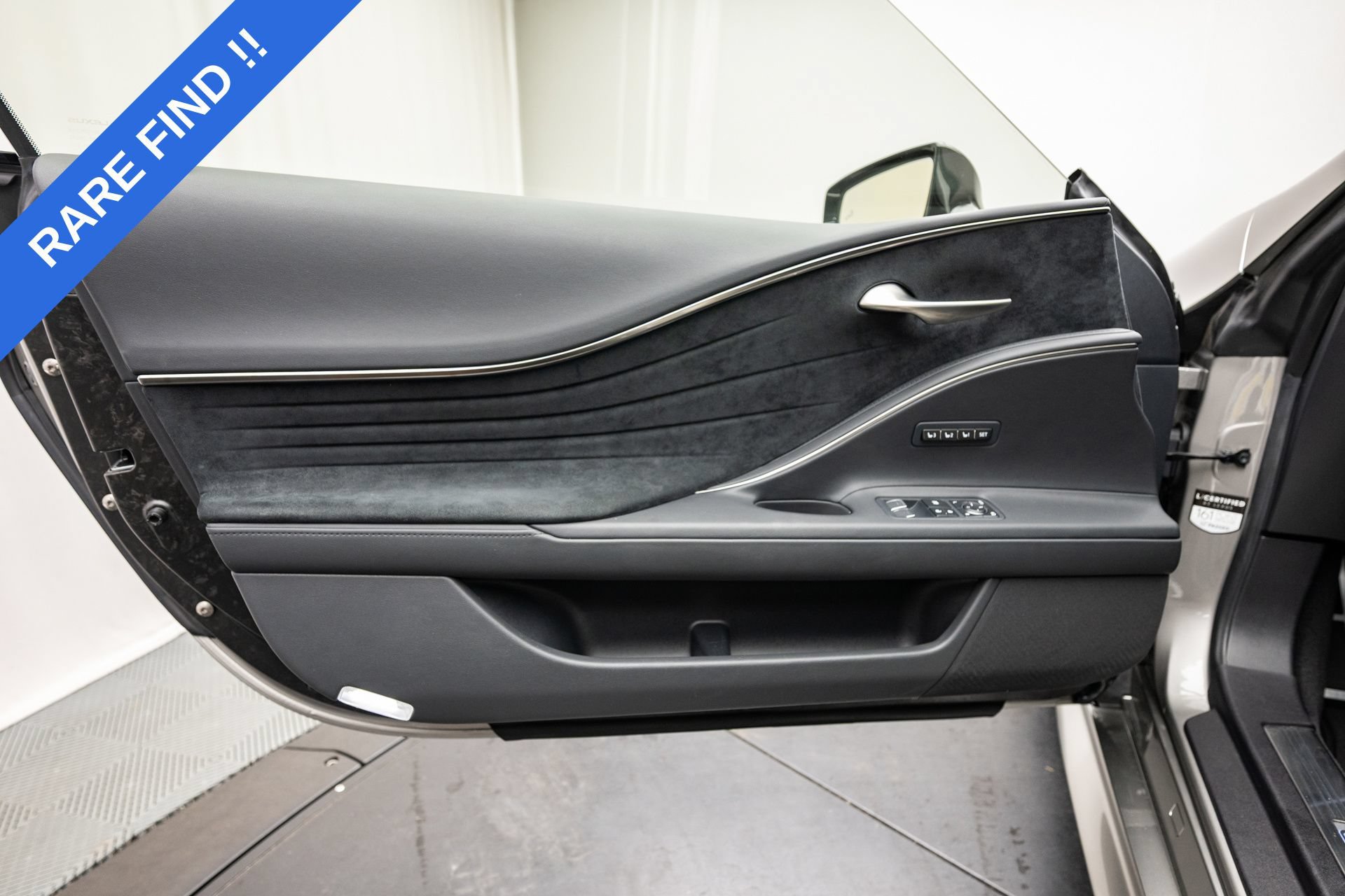 Used 2021 Lexus LC 500 Coupe w/ Touring Package RWD image 24