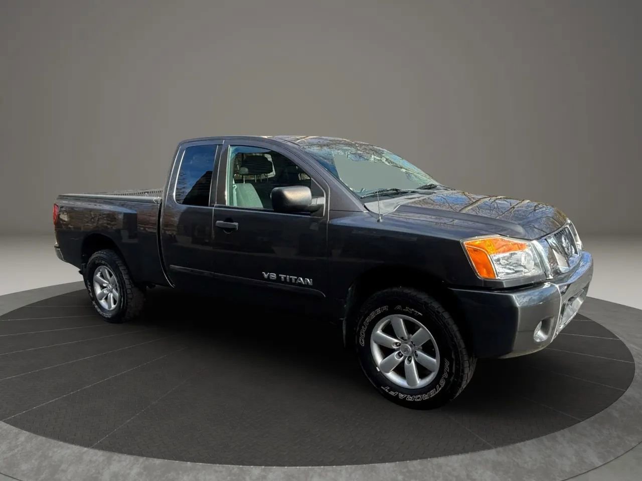 Used 2011 Nissan Titan SV w/ SV Value Truck Pkg image 10