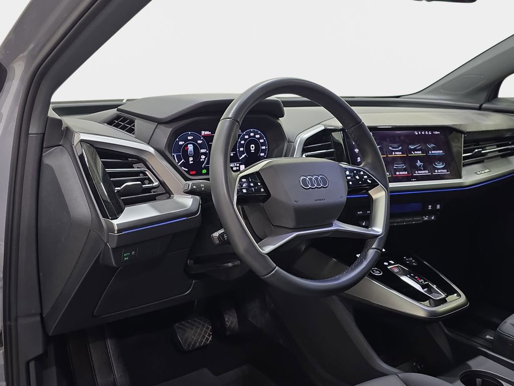 Used 2024 Audi Q4 e-tron Premium Plus w/ Premium Plus image 18