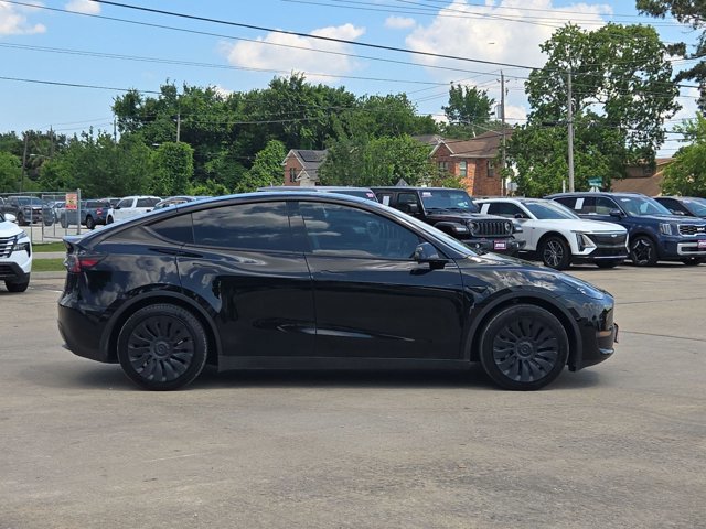Used 2024 Tesla Model Y Long Range AWD/4WD image 4