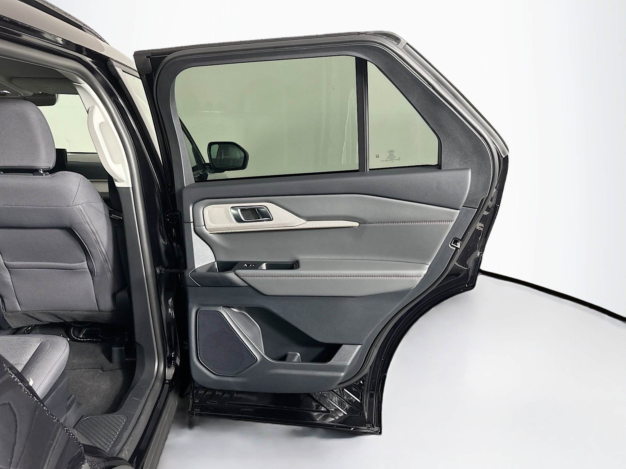 Used 2025 Ford Explorer Active image 32