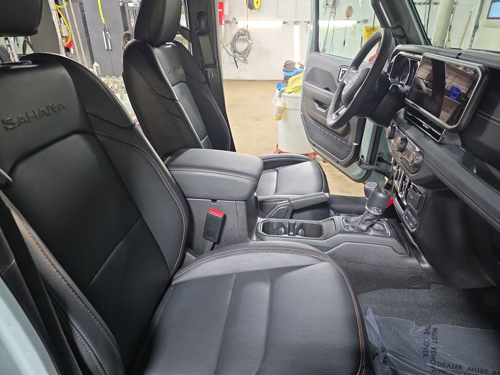 Used 2024 Jeep Wrangler Sahara w/ Safety Group image 10