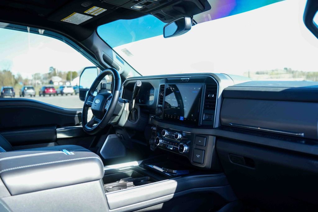Used 2025 Ford F450 Platinum w/ FX4 Off-Road Package AWD/4WD image 13