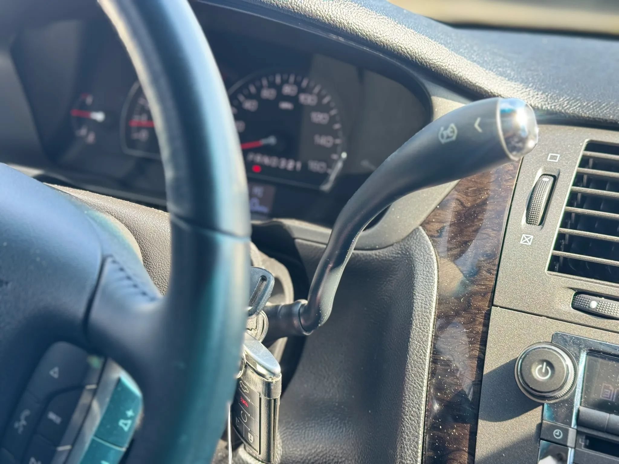 Used 2010 Cadillac DTS FWD image 18