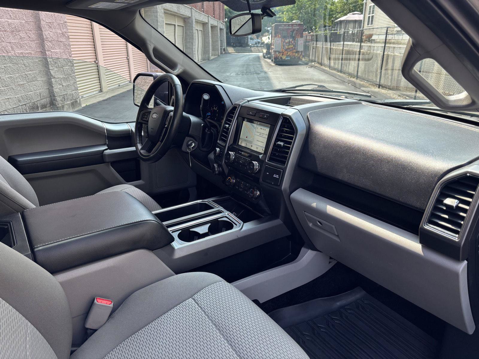 Used 2017 Ford F150 XLT w/ Equipment Group 302A Luxury AWD/4WD image 9
