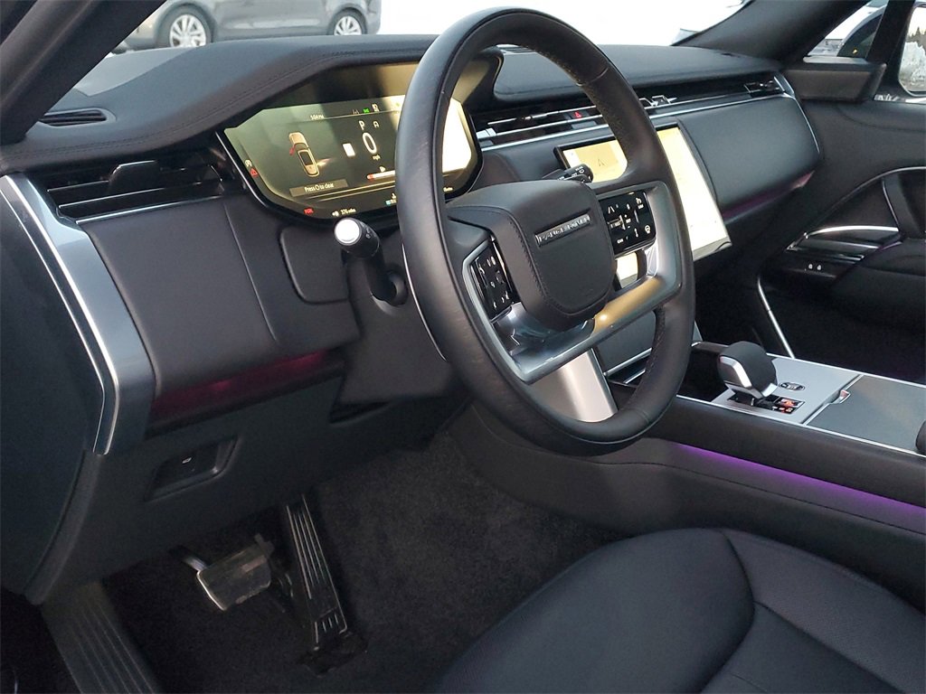 New 2025 Land Rover Range Rover SE image 7