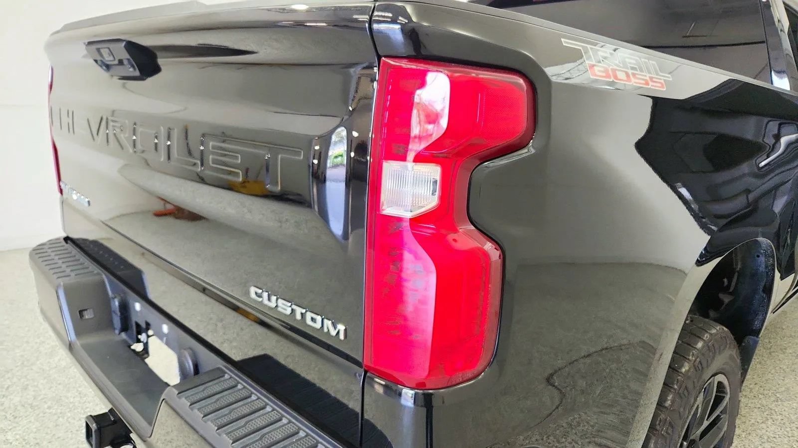 Used 2025 Chevrolet Silverado 1500 Custom Trail Boss AWD/4WD image 36