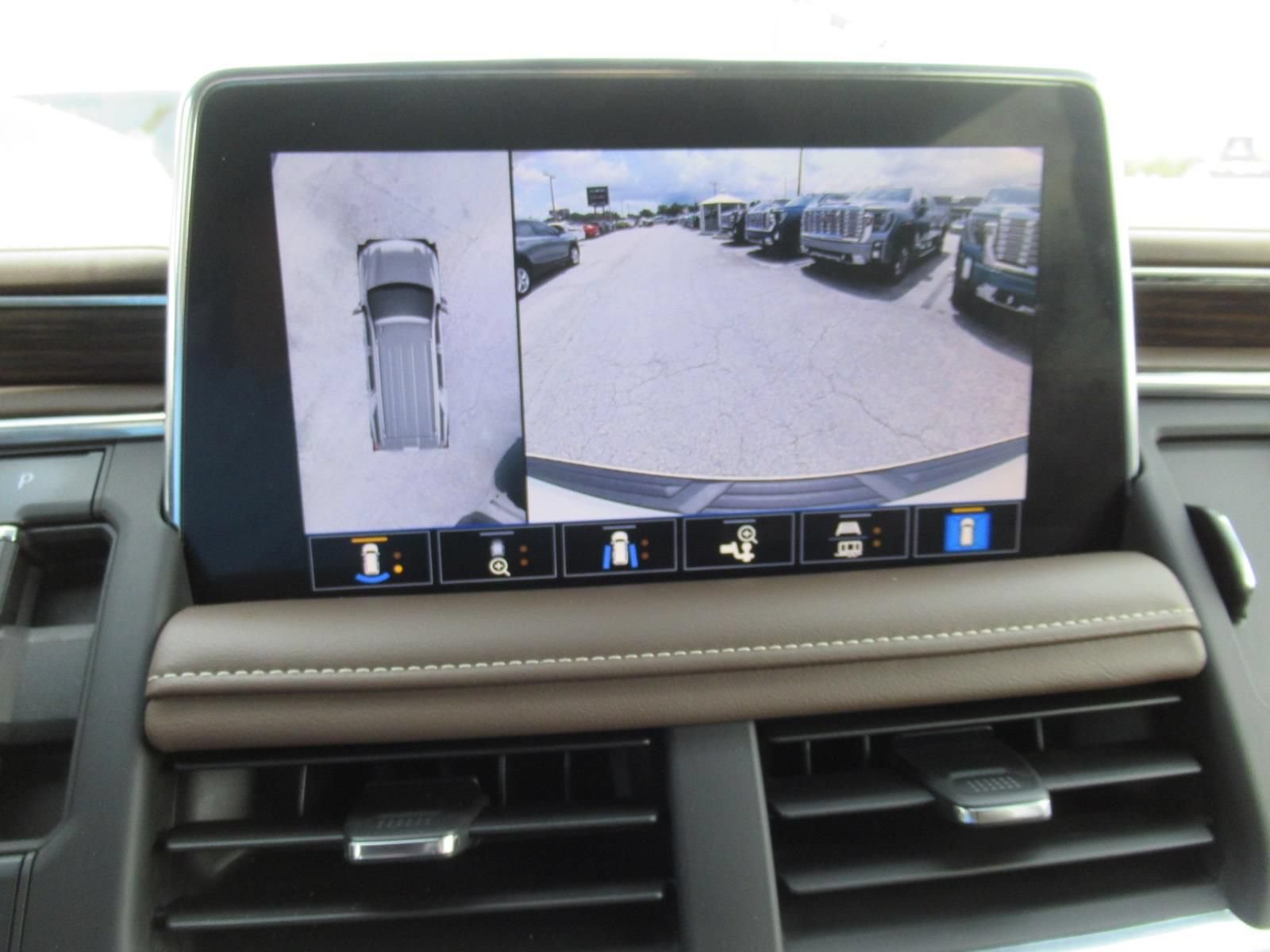 Used 2021 Chevrolet Tahoe High Country w/ Premium Package AWD/4WD image 29