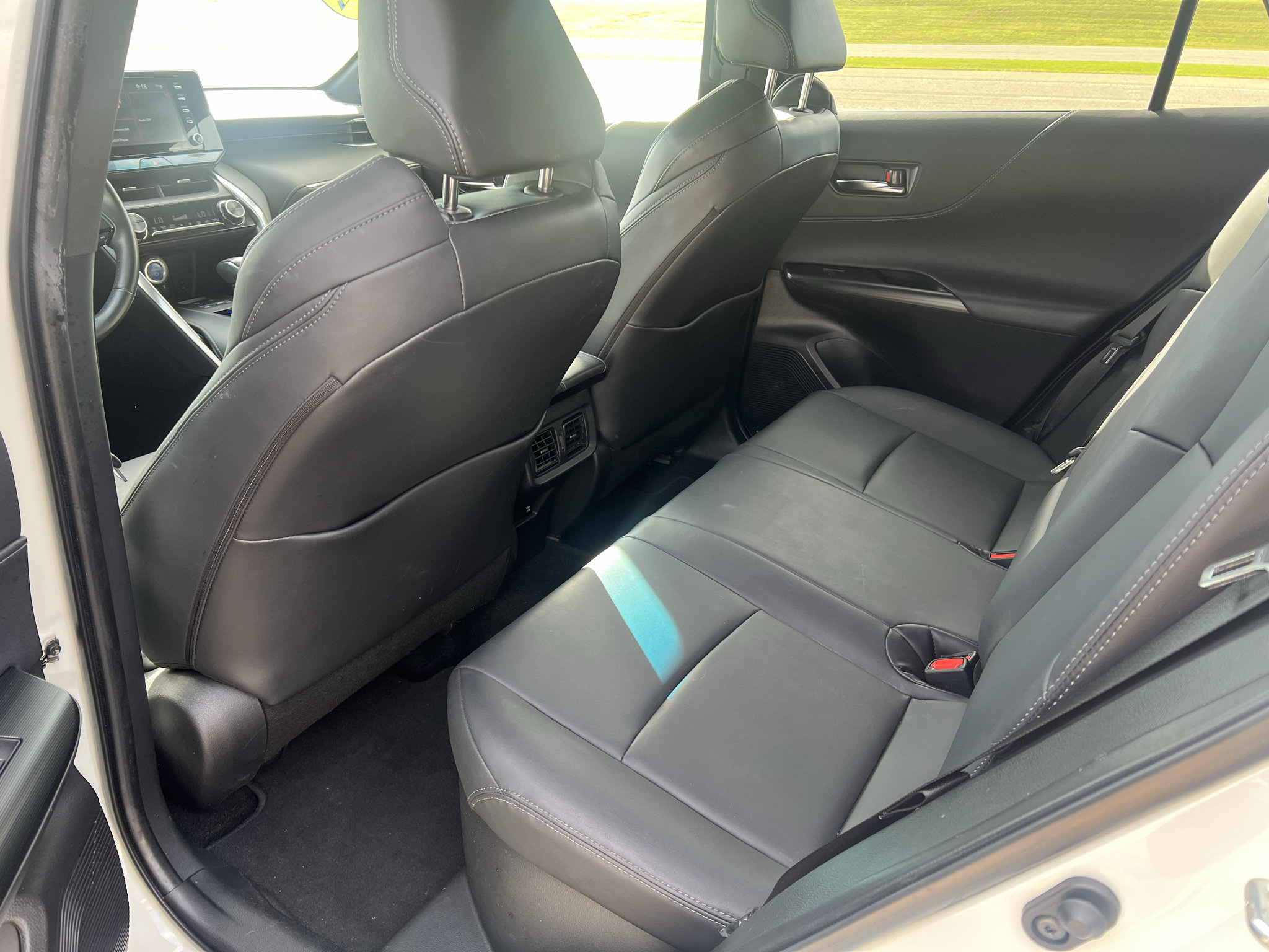 Used 2022 Toyota Venza XLE AWD/4WD image 18
