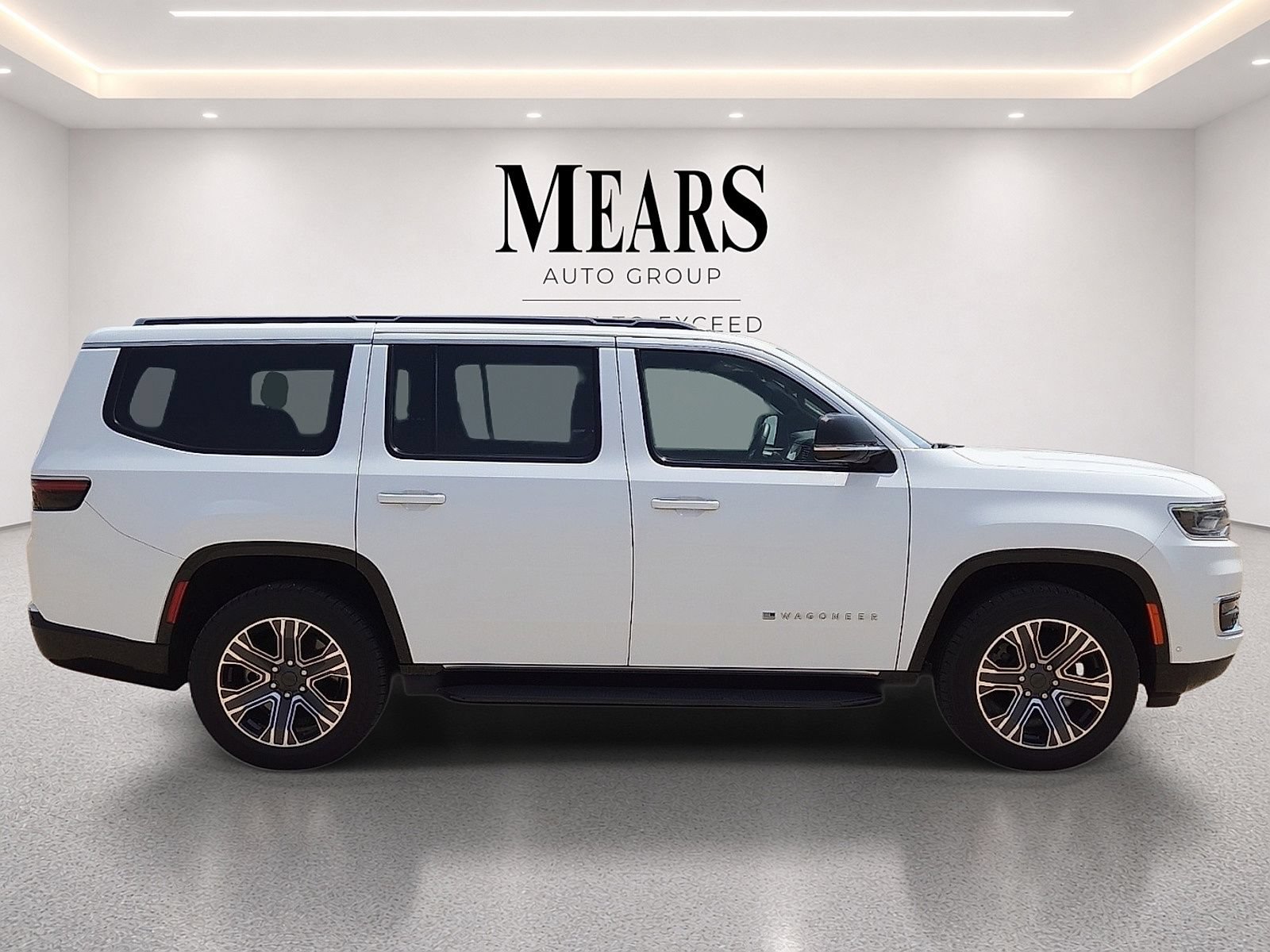 Used 2024 Jeep Wagoneer Series II w/ Flexible Seating Group RWD image 6