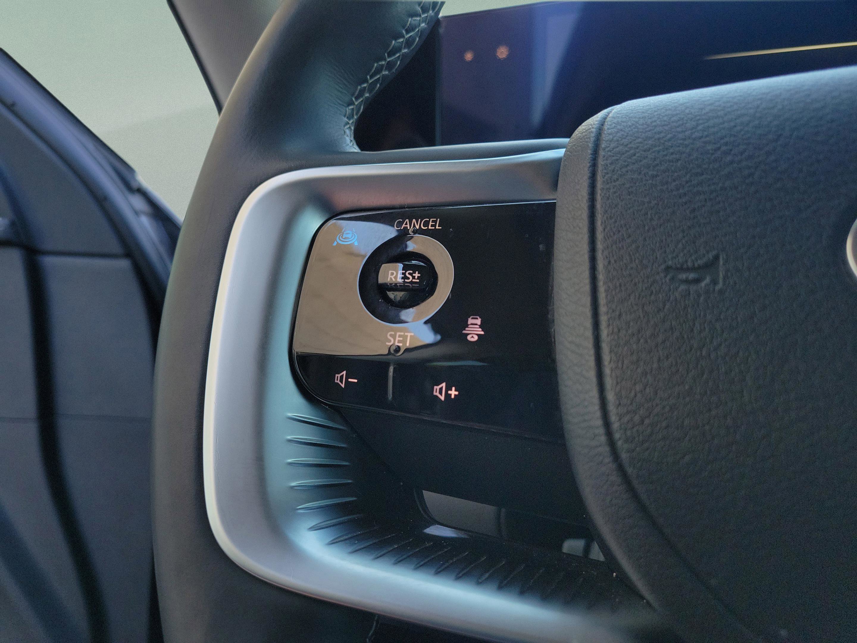 Certified 2025 INFINITI QX80 Luxe image 12