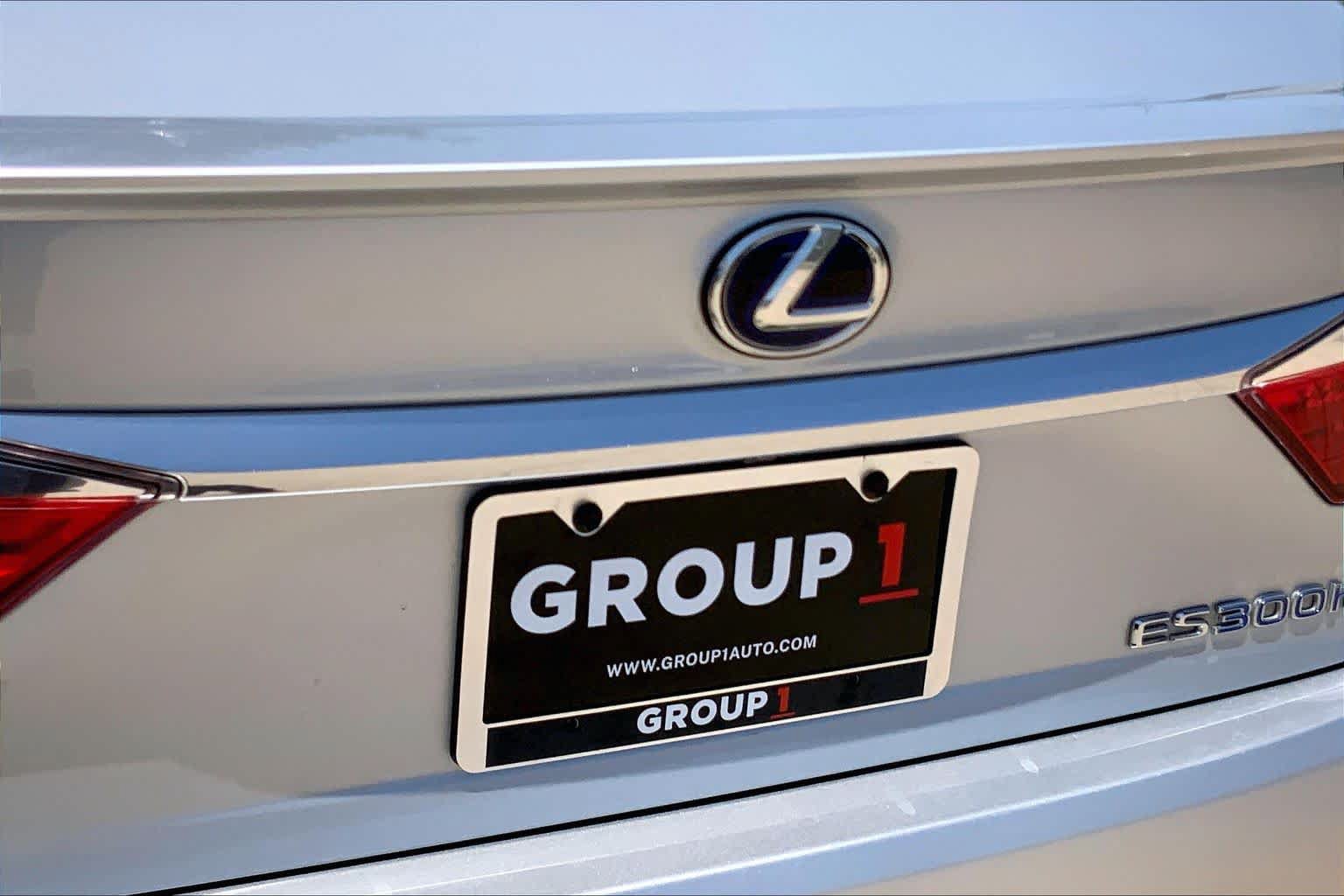Used 2014 Lexus ES 300h w/ Luxury Package w/Bamboo Trim FWD image 31