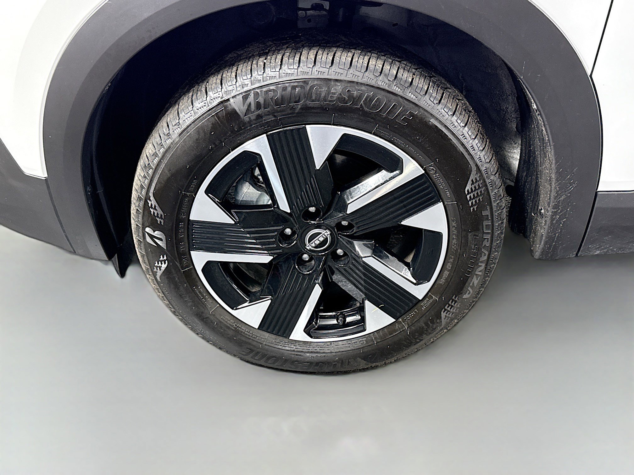 Used 2026 Nissan Kicks SR image 38