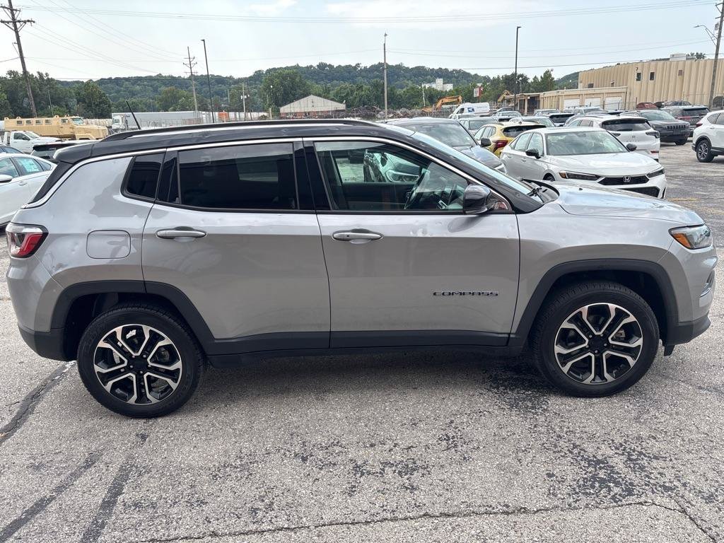 Used 2022 Jeep Compass Limited AWD/4WD image 9