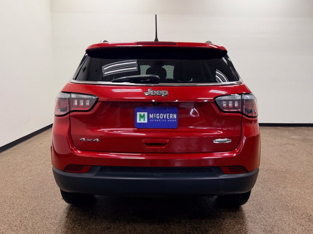 Used 2018 Jeep Compass Latitude w/ Popular Equipment Group AWD/4WD image 4
