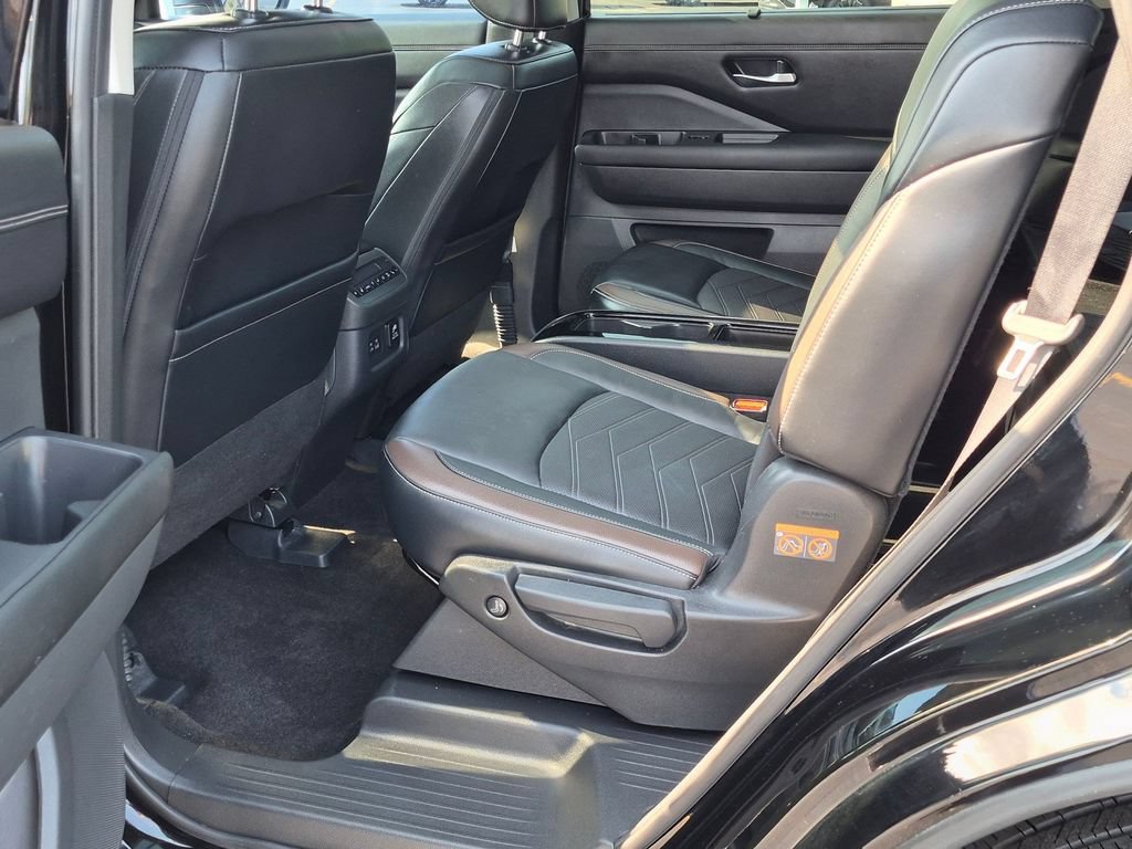 Used 2023 Nissan Pathfinder Platinum AWD/4WD image 23