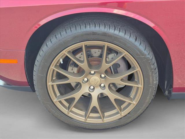 Used 2018 Dodge Challenger R/T Plus RWD image 10