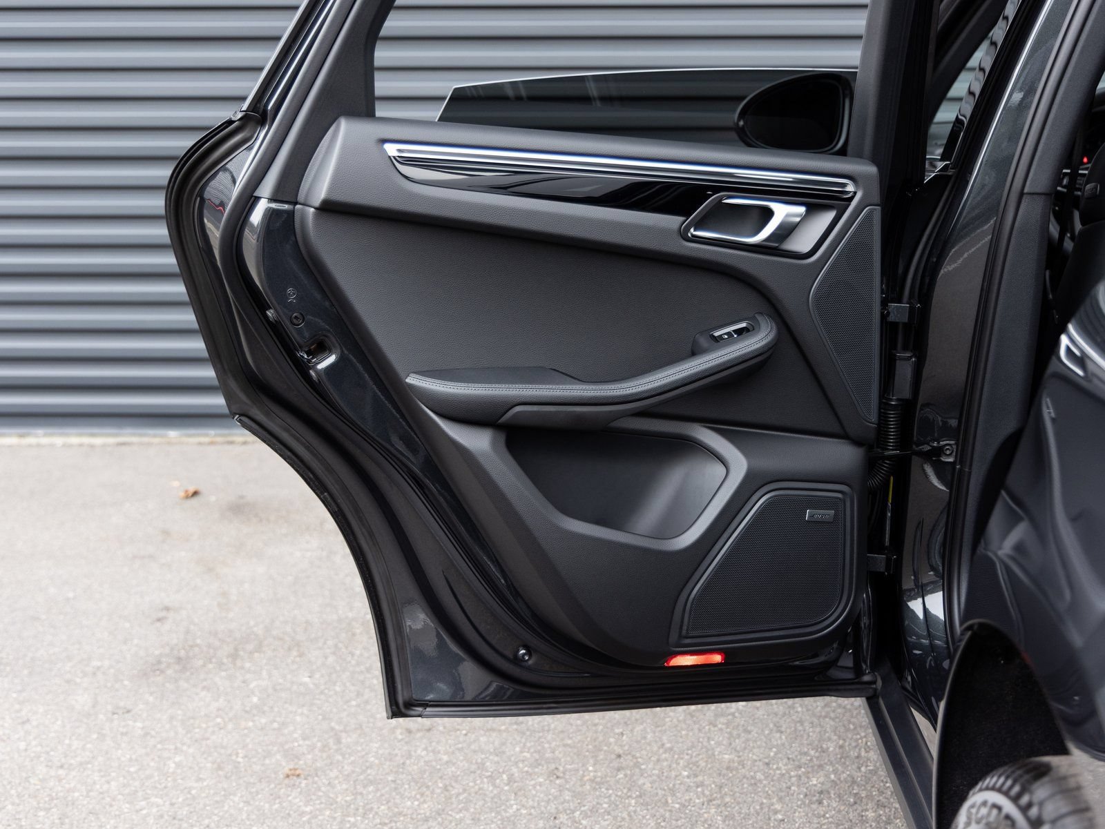New 2026 Porsche Macan AWD/4WD image 26