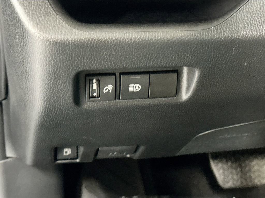 Used 2024 Toyota RAV4 XLE AWD/4WD image 6