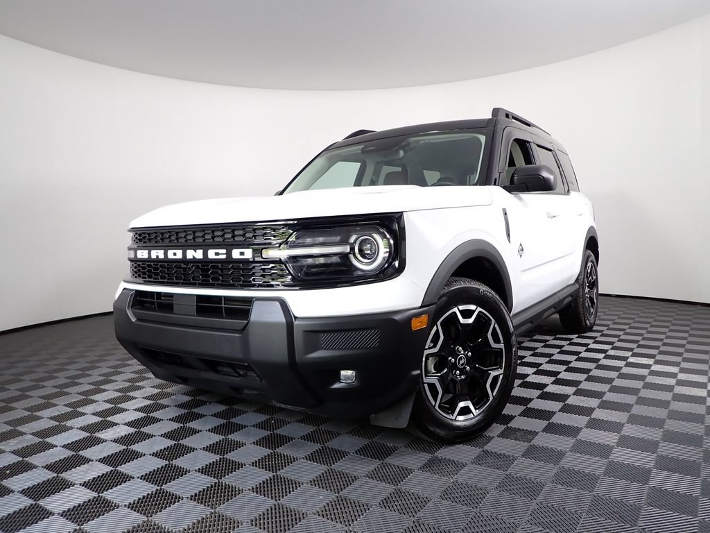 Used 2025 Ford Bronco Sport Outer Banks AWD/4WD image 2