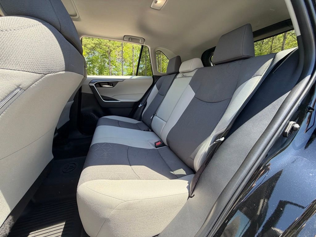 Used 2025 Toyota RAV4 XLE w/ Convenience Package image 6