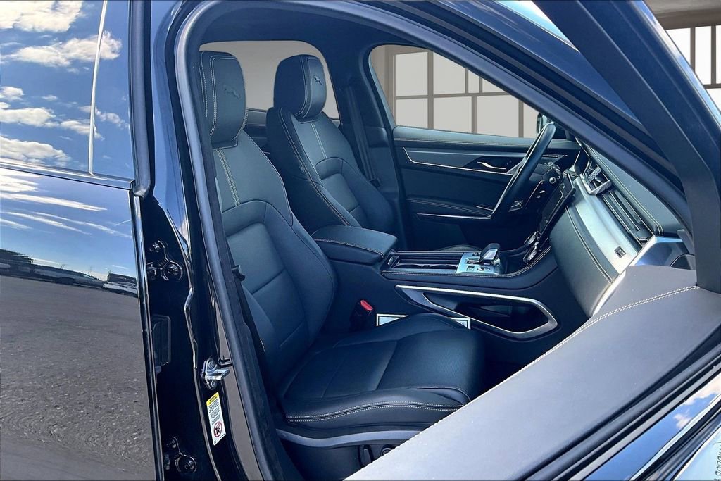 Used 2026 Jaguar F-PACE R-Dynamic S AWD/4WD image 7