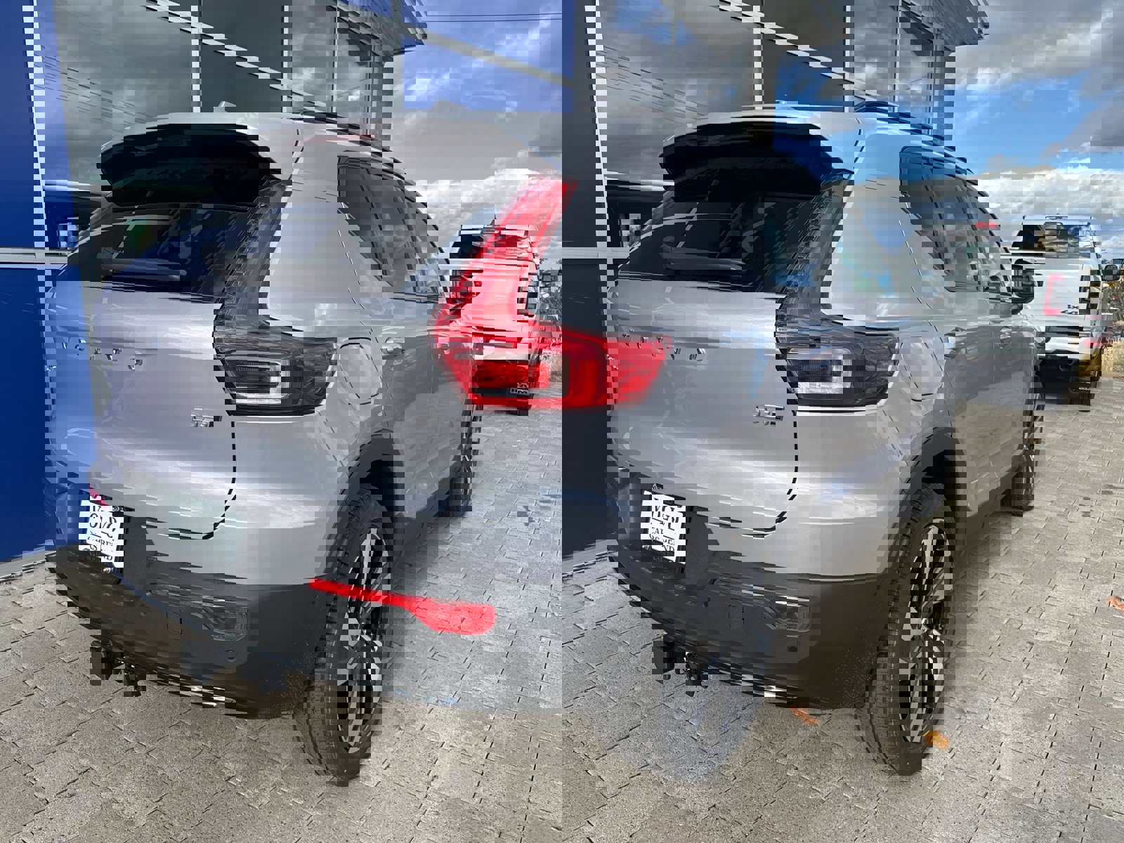 New 2026 Volvo XC40 B5 Ultra w/ Protection Package Premier image 6